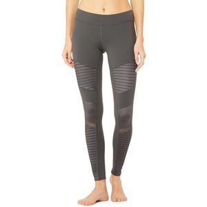 NWOT ALO Yoga Moto Legging in Anthracite
